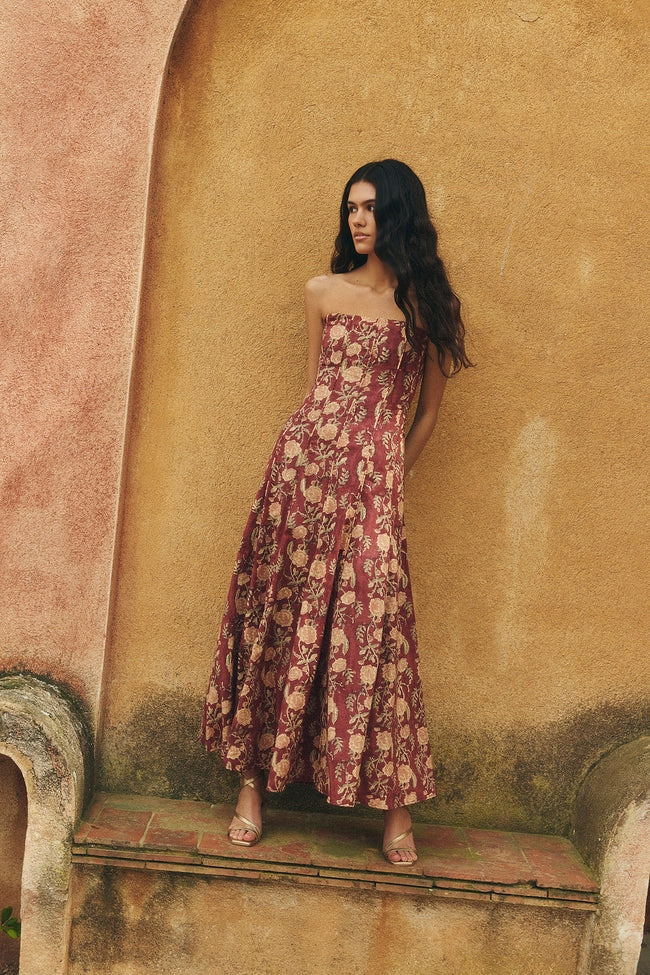 VESTIDO BARCELONA CON CAPA