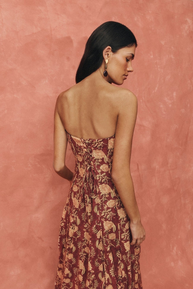 VESTIDO BARCELONA CON CAPA