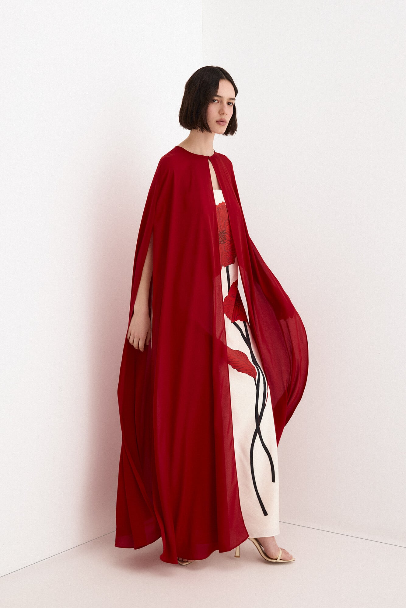 VESTIDO CARMONA CON CAPA