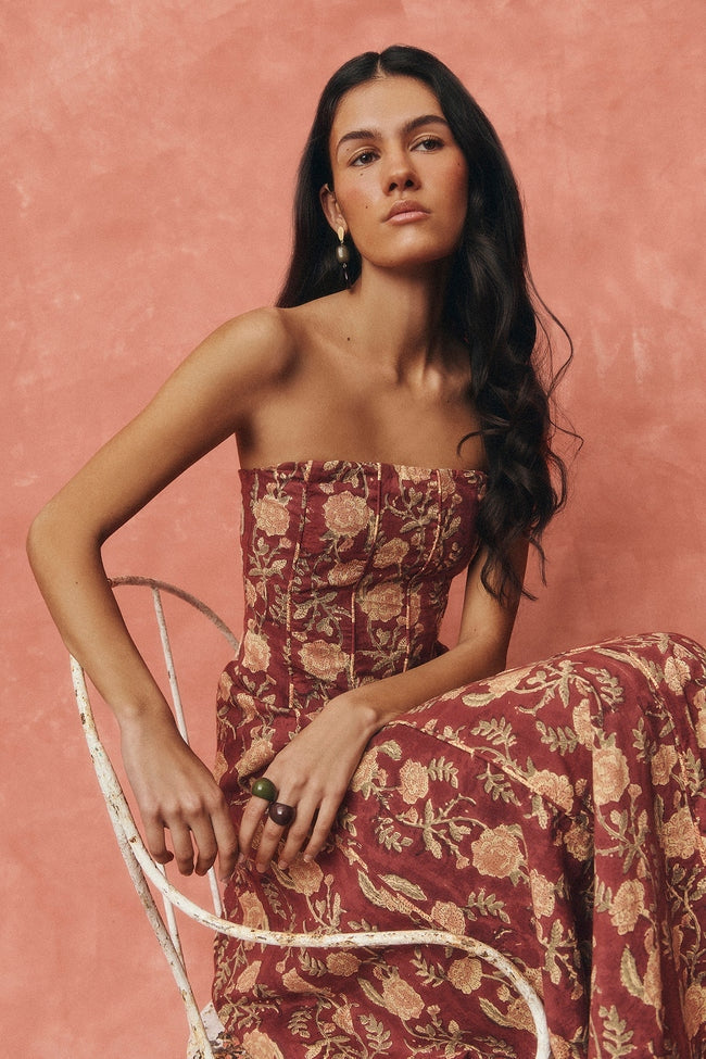 VESTIDO BARCELONA CON CAPA